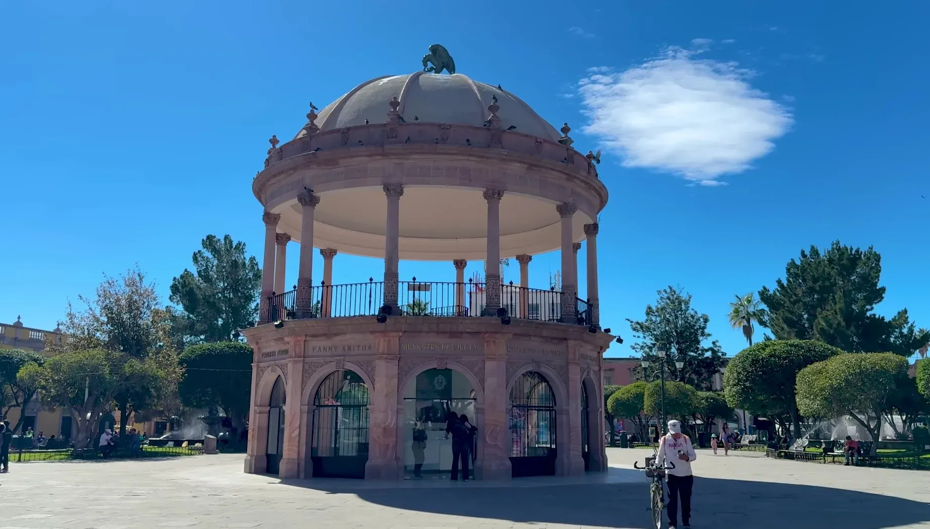 Plaza de Armas de Durango con kiosco