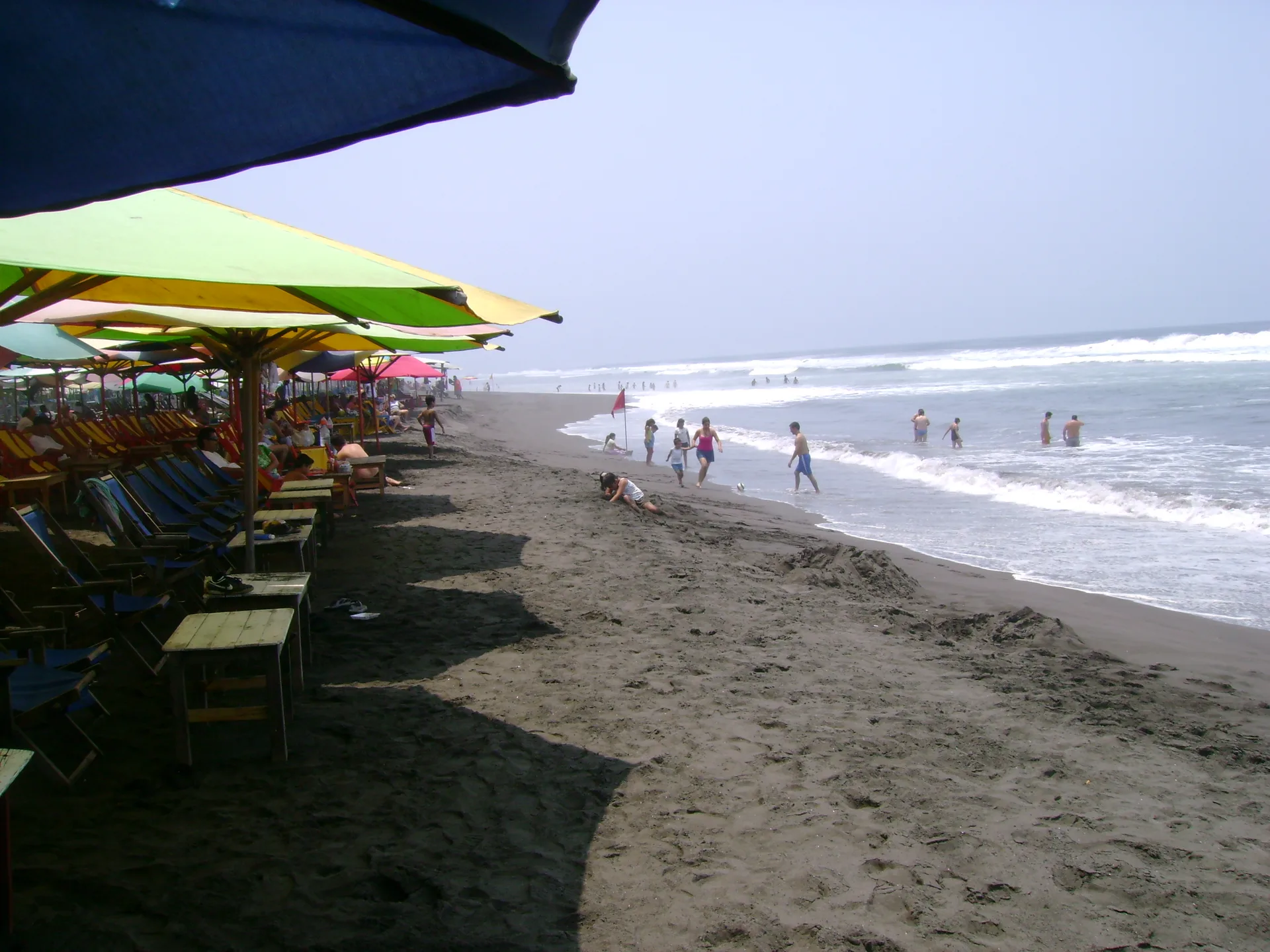 Foto de Playa de Cuyutlán y la Ola Verde