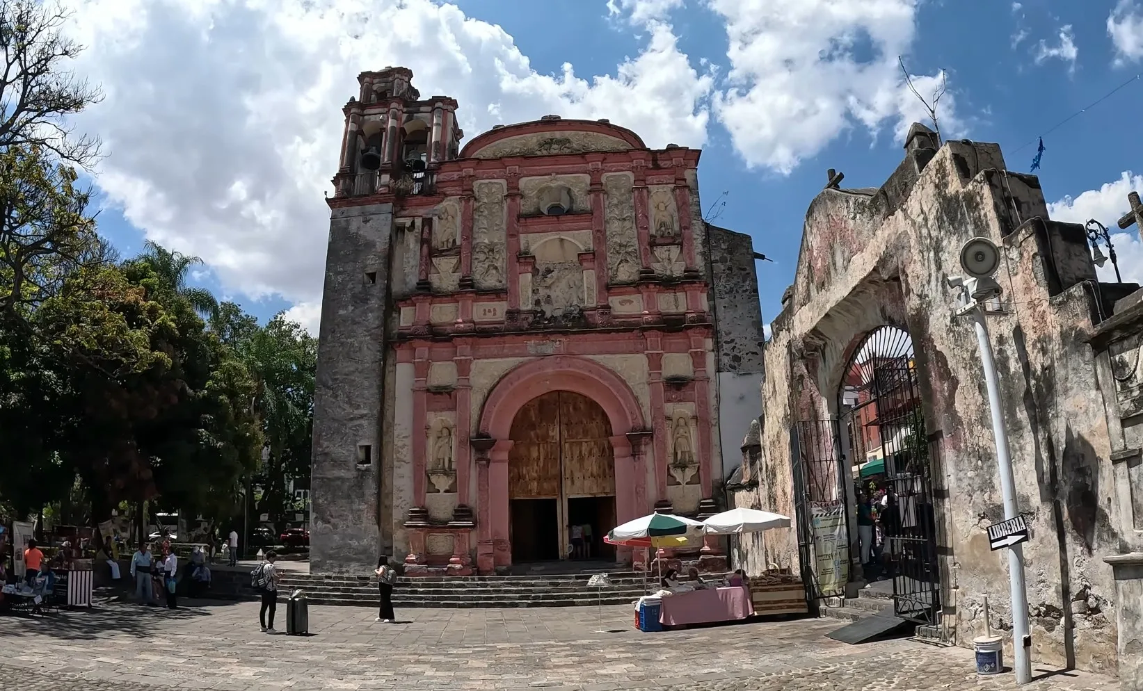 Foto de Admirar la Catedral de Cuernavaca