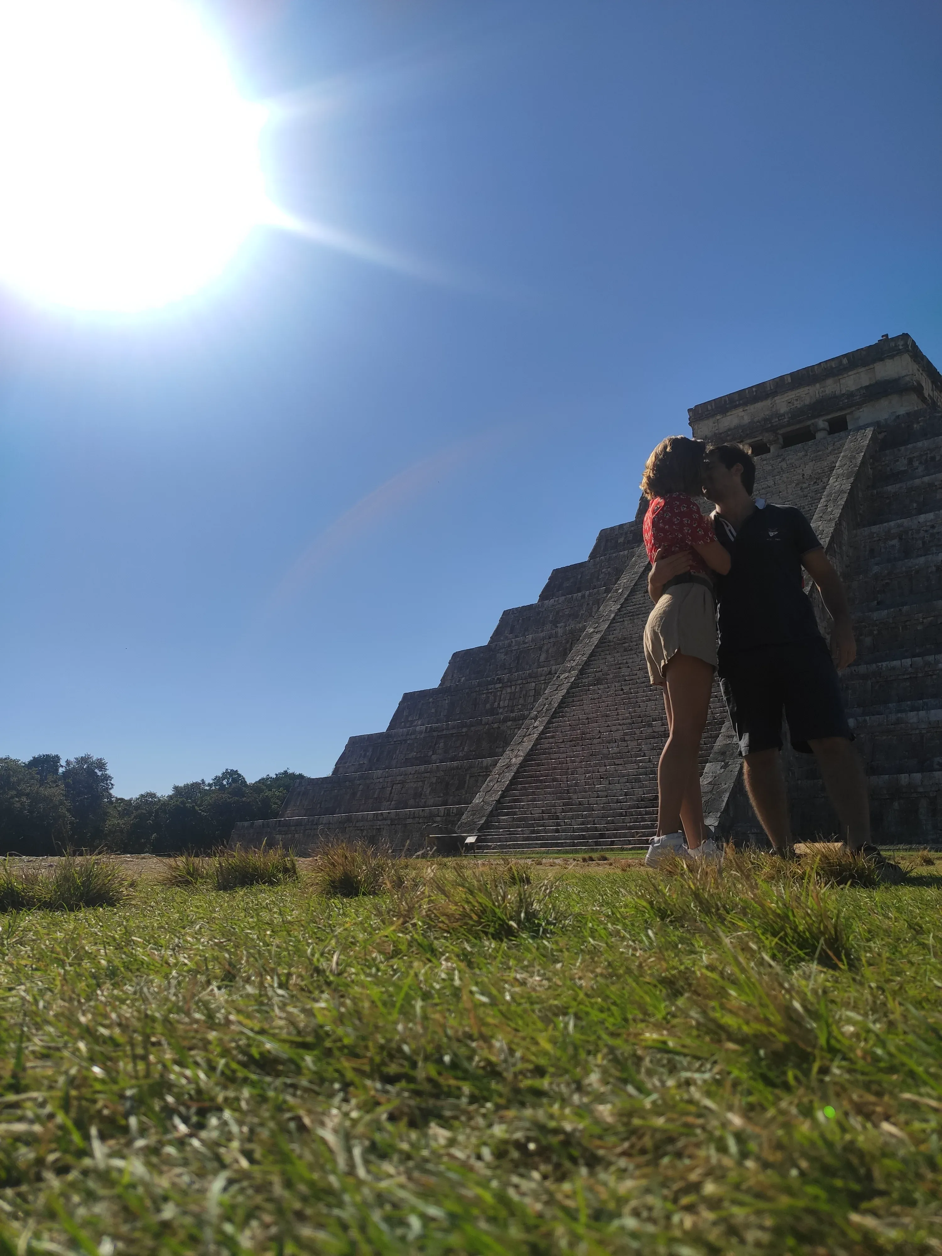 Pareja en luna de miel — viaje a México a medida