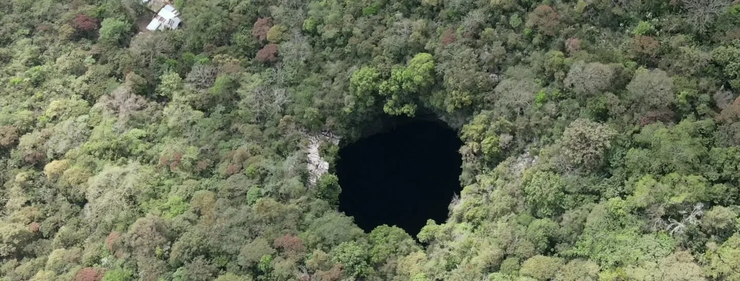 Descender al Sótano de las Golondrinas