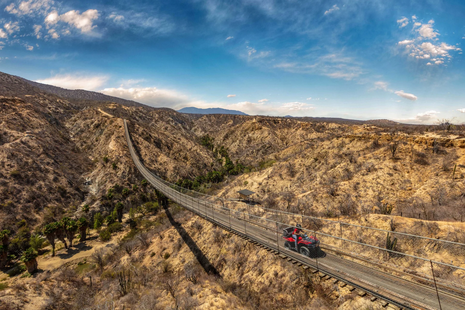 Foto de Conducir un ATV por el desierto