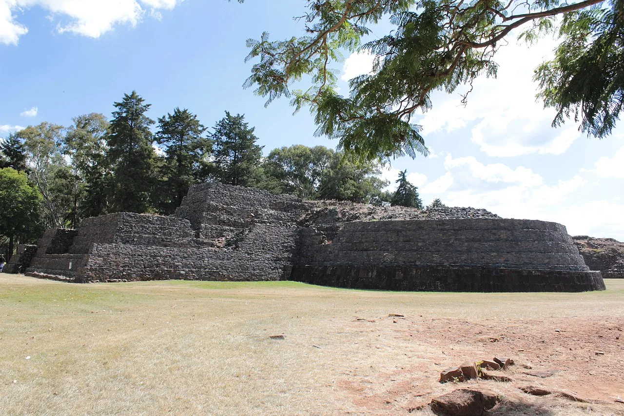 Visitar las Yácatas de Tzintzuntzan
