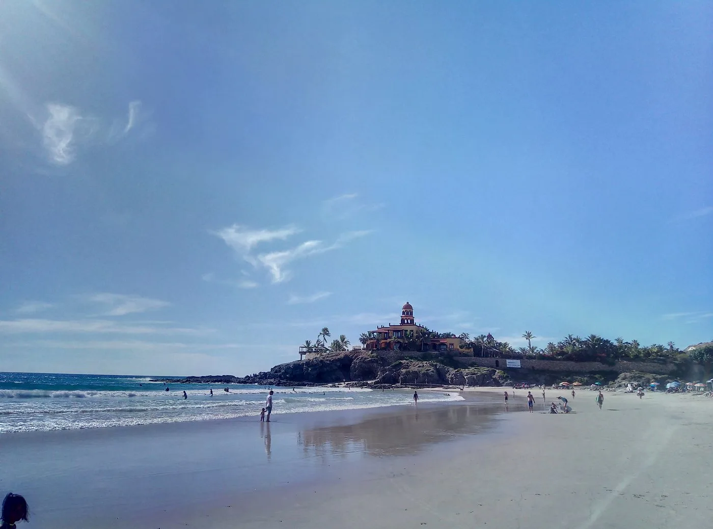 Surfear en Playa Los Cerritos