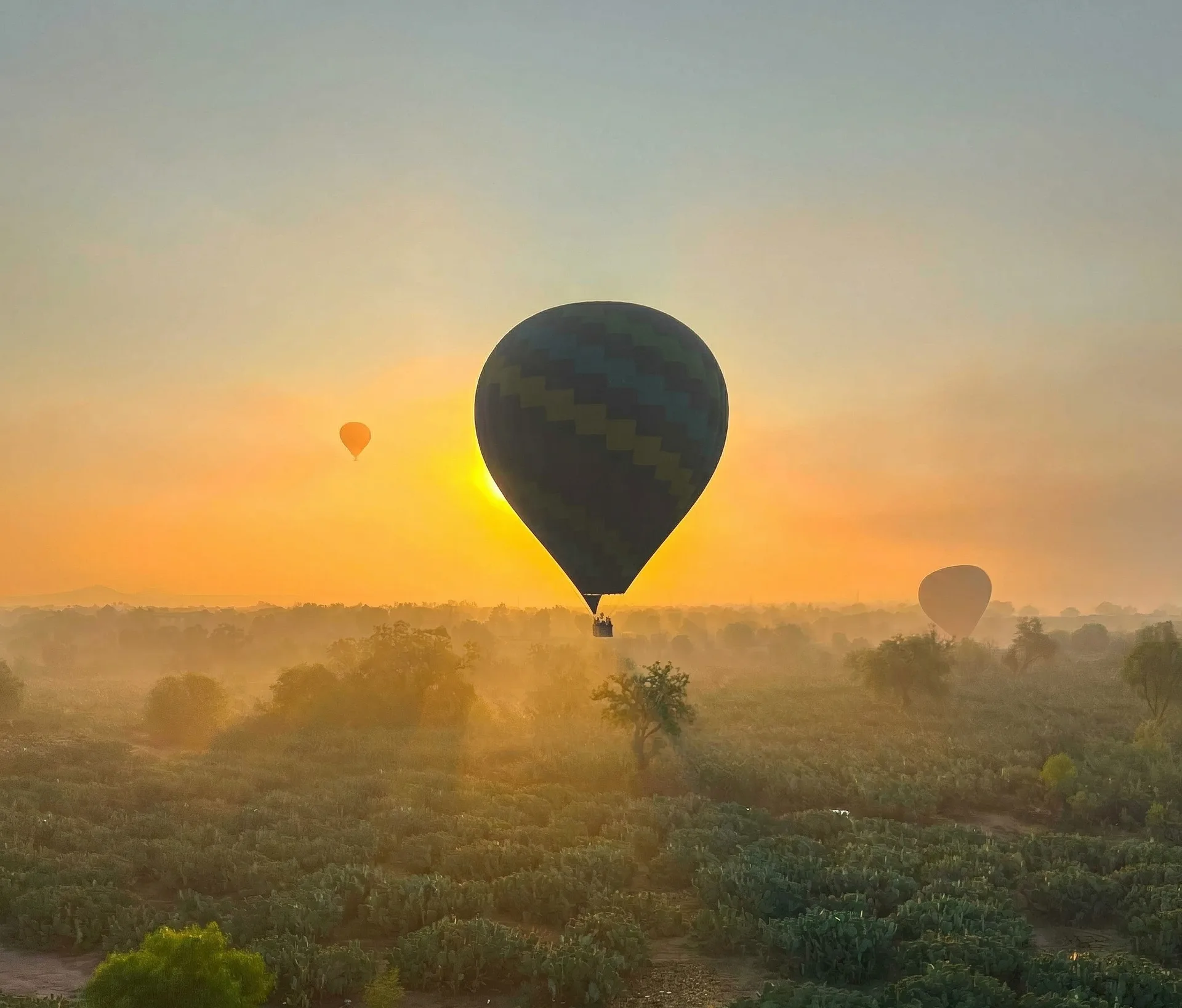 Foto de Amanecer entre Globos y Pirámides