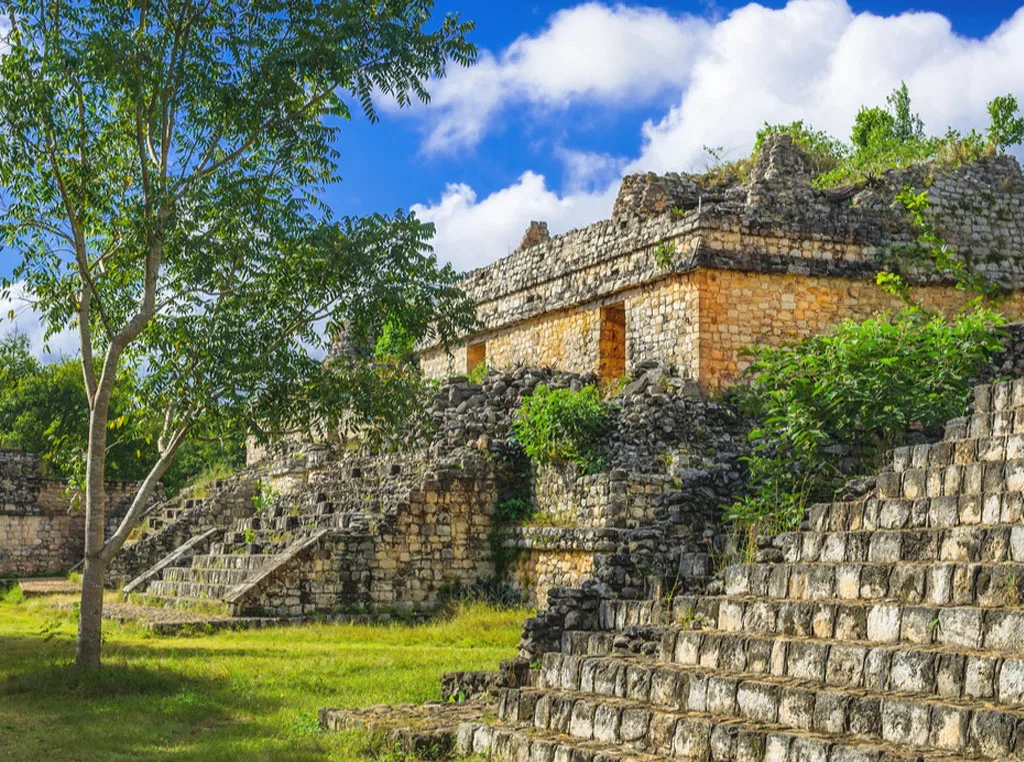 Subir las Ruinas de Ek Balam