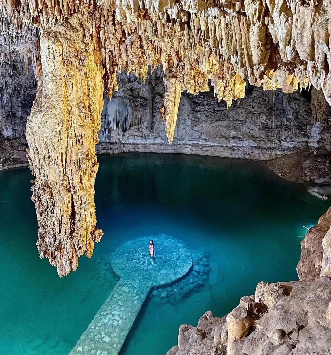Cenotes de Caverna y Aguas Cristalinas
