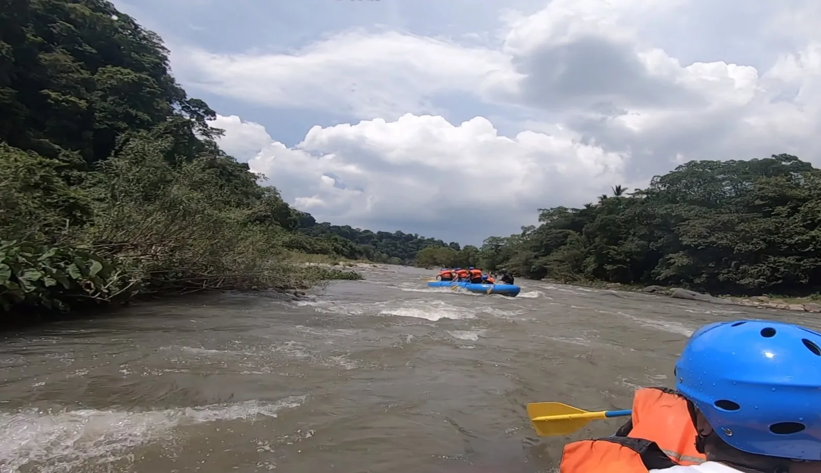 Hacer rafting en el río Filobobos