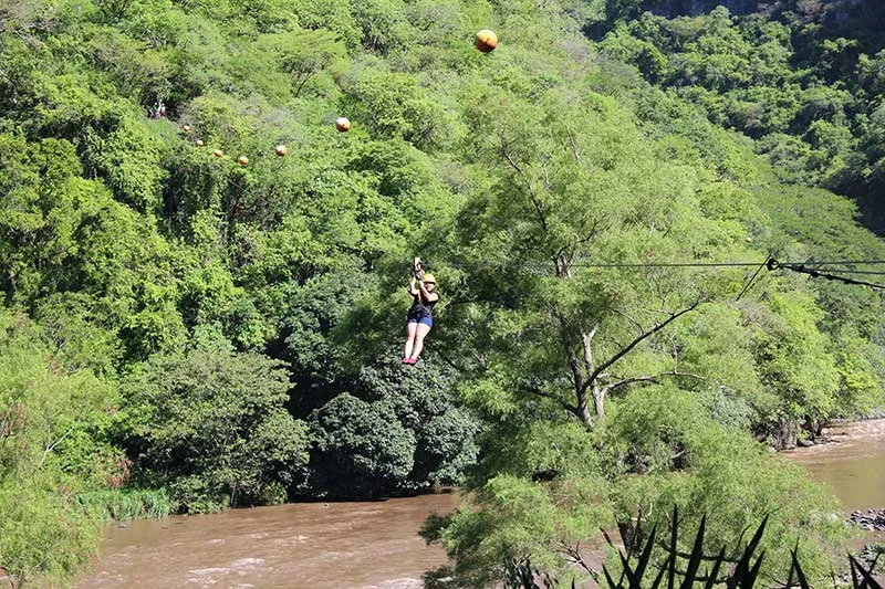 Foto de Cañonismo y tirolesas en Jalcomulco
