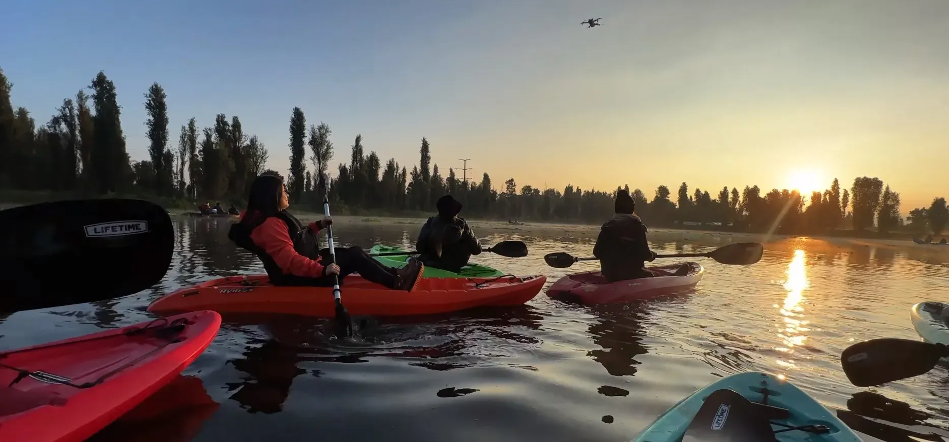 Kayak al Amanecer entre Chinampas